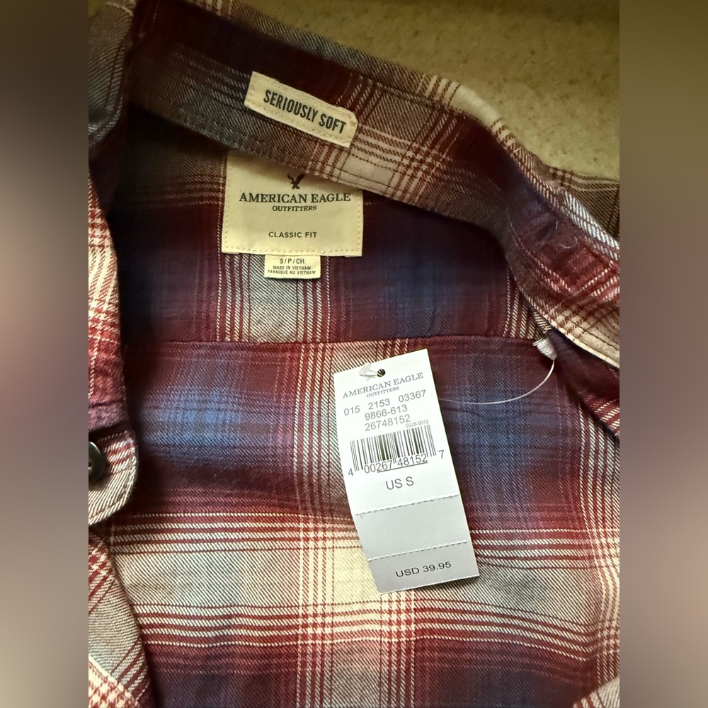 NWT Mens size small American Eagle plaid shirt